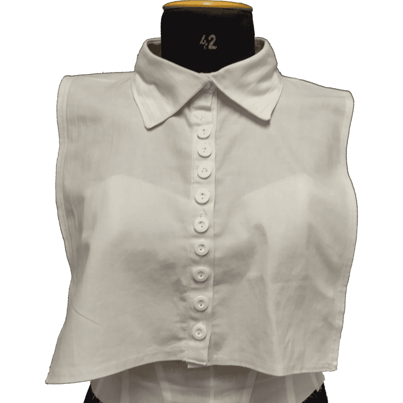 Plain white collar cloth.